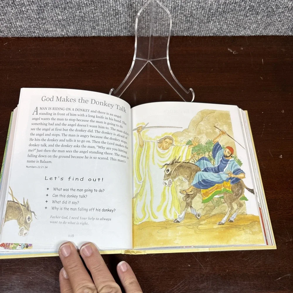 The New Bible In Pictures For‎ Little Eyes